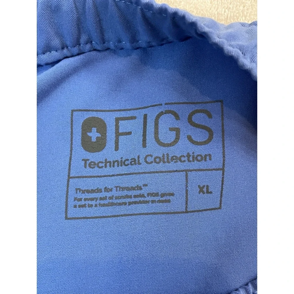 FIGS Mens XL Chisec Three Pocket Scrub Top Cairo Straight Leg Cargo Pant Ceil